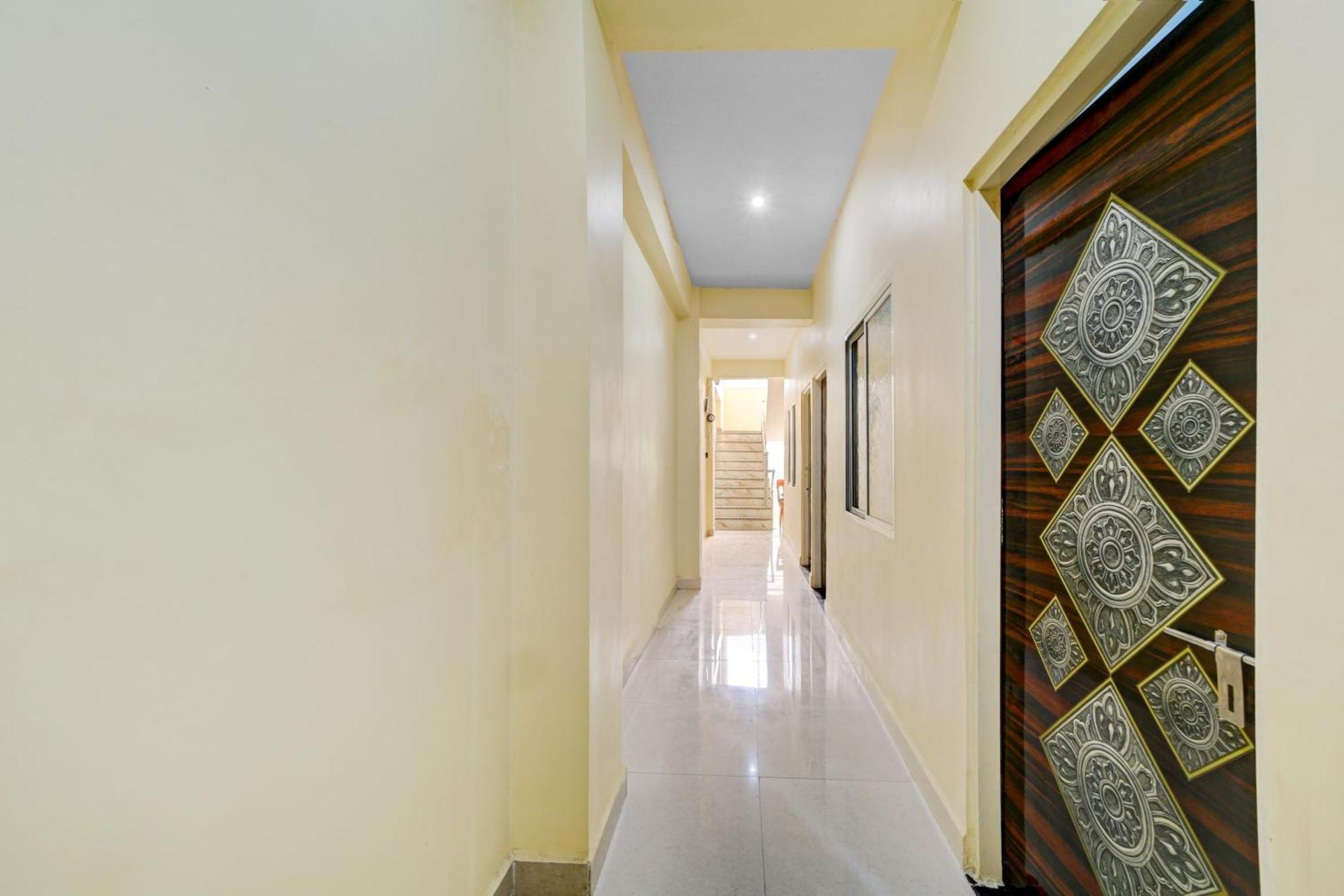 Hotel O Home Trimurti Guest House Guwahati Ngoại thất bức ảnh
