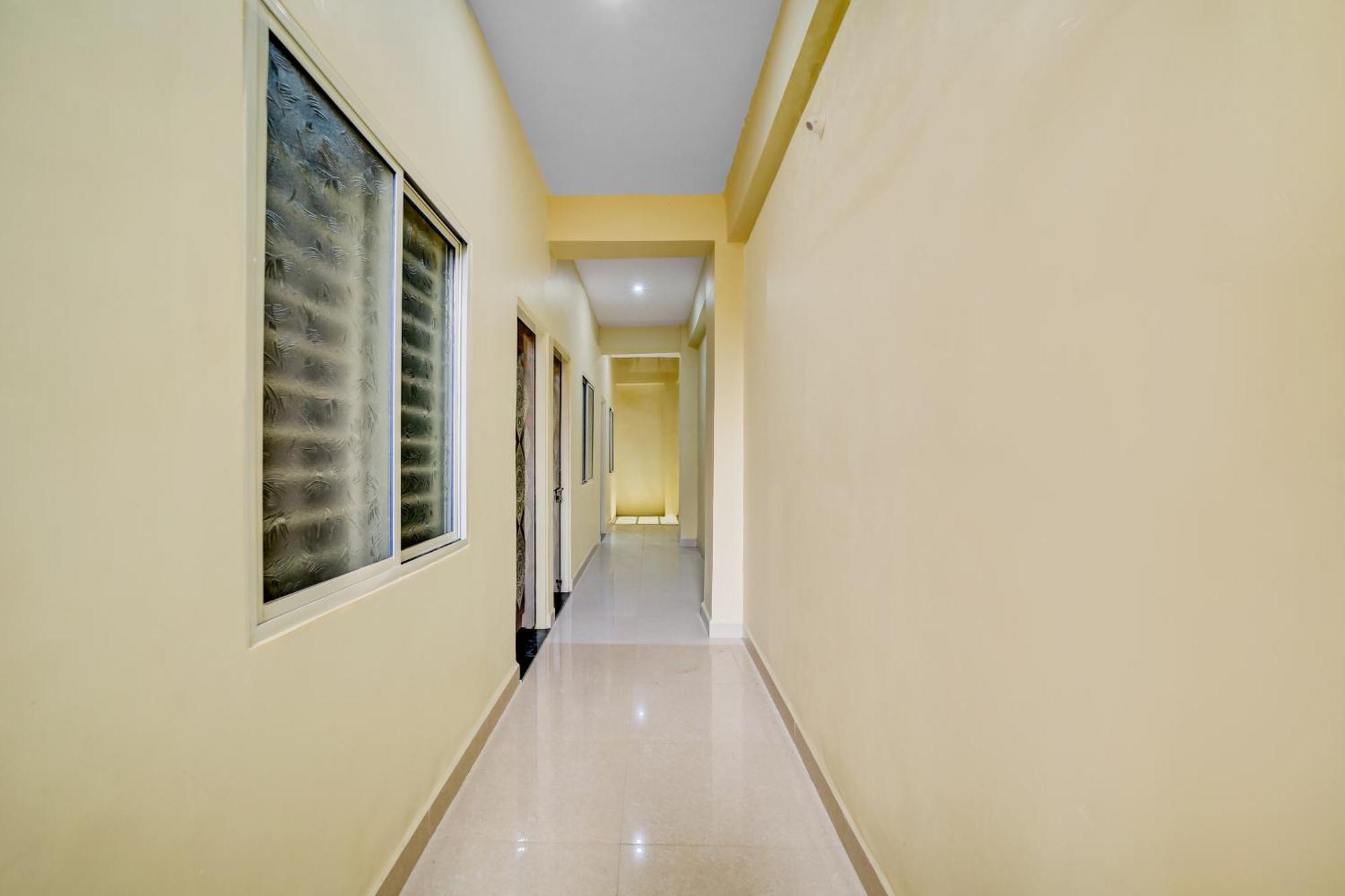 Hotel O Home Trimurti Guest House Guwahati Ngoại thất bức ảnh